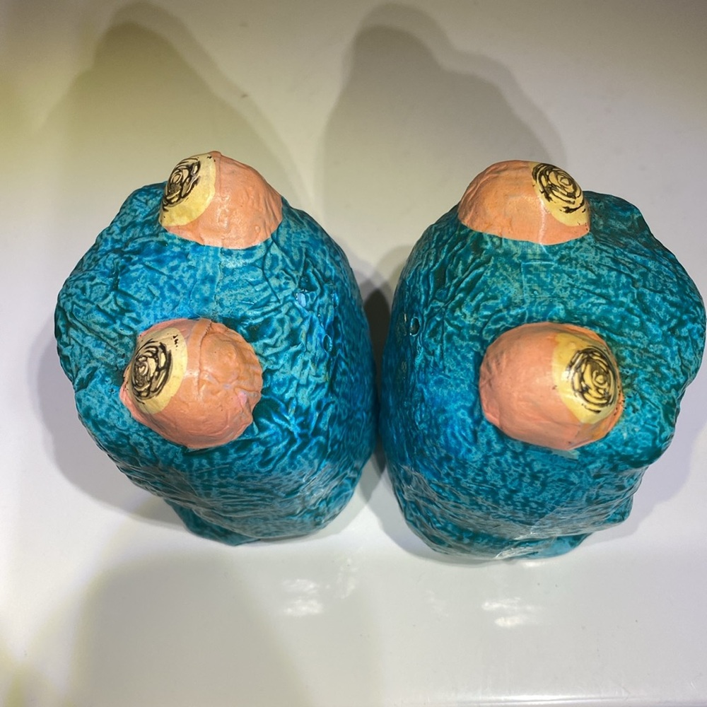 Extremely RARE Vintage MCM Psychedelic Frog Textured Salt & Pepper Shakers - Picture 6 of 11